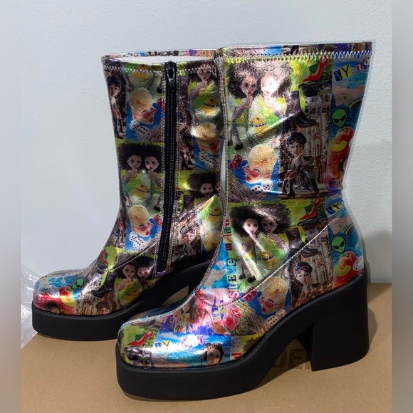 Steve Madden Klayton Comic Print Boots - Picture 6 of 7